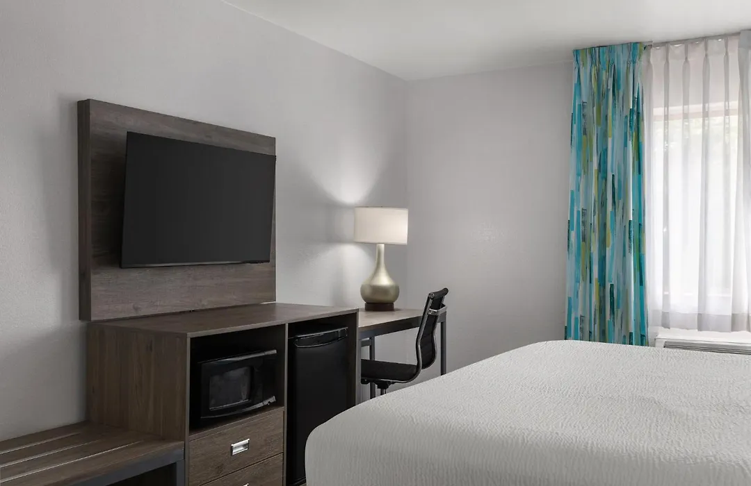Garner Hotel Denver Airport Area By Ihg-1