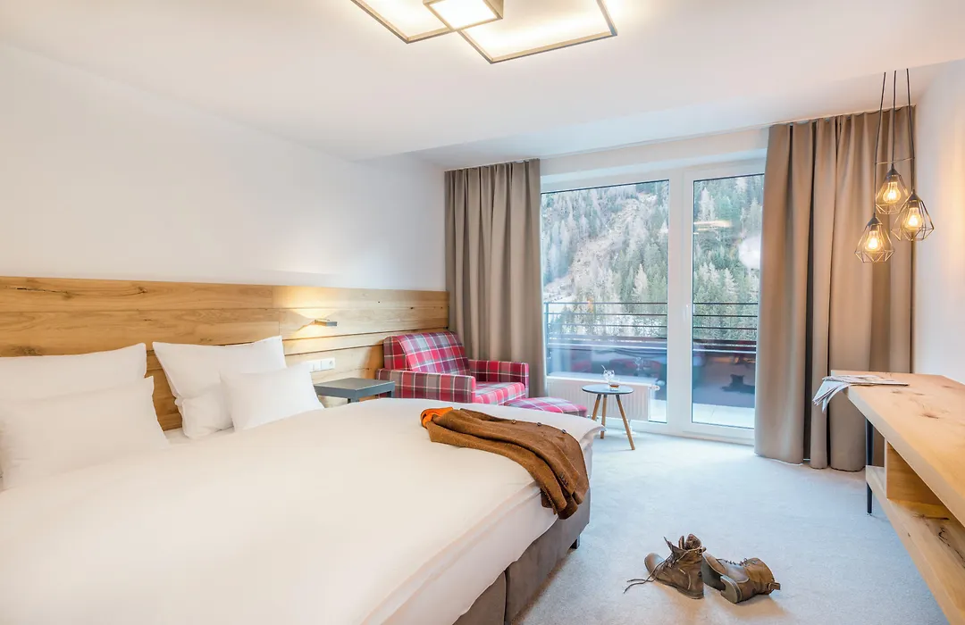 Hotel Grischuna-1