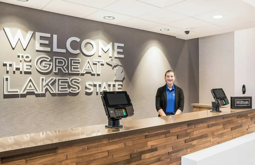 Hampton Inn & Suites Houghton-1