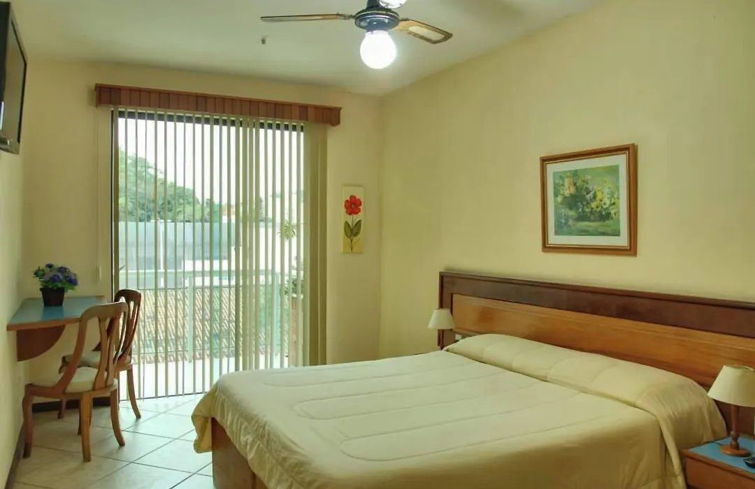 Hotel Dominguez Plaza-1