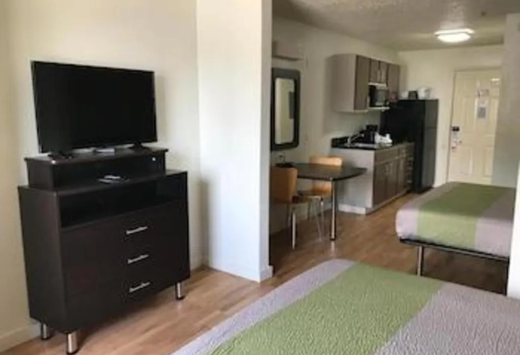 Studio 6 Dallas, Tx-1