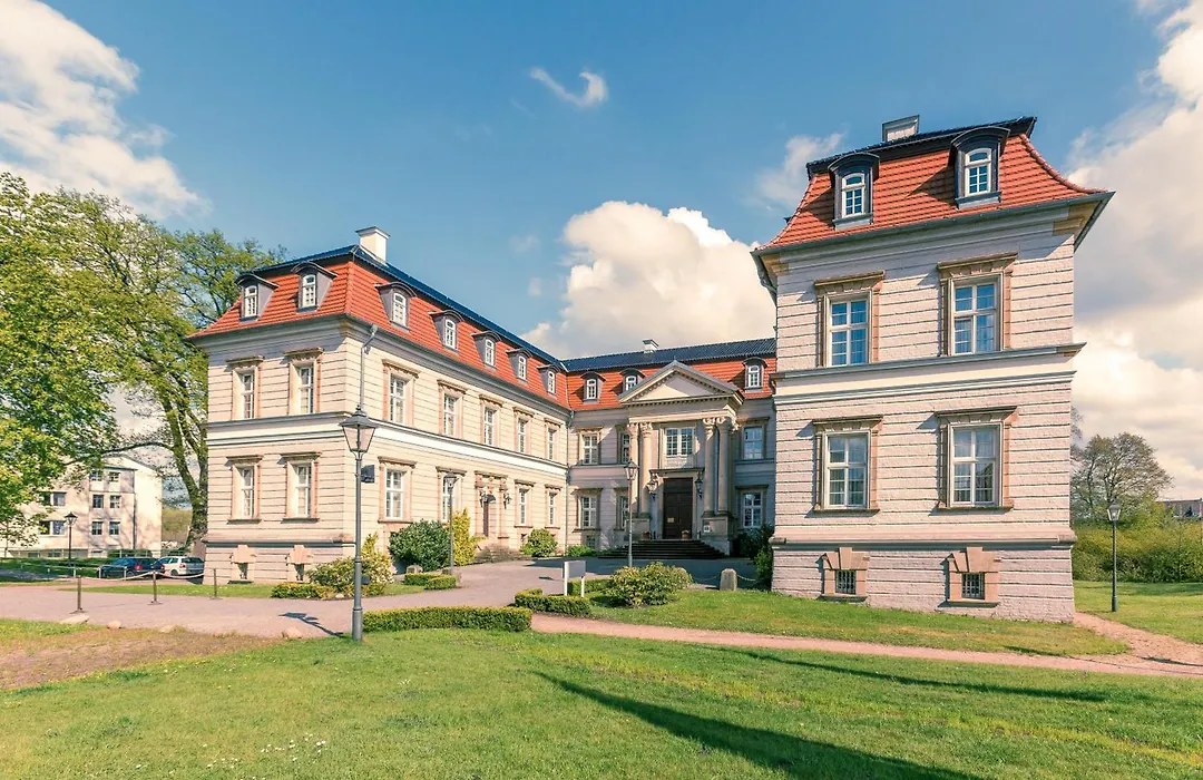 Sunday Hotel Schloss Neustadt Glewe-1