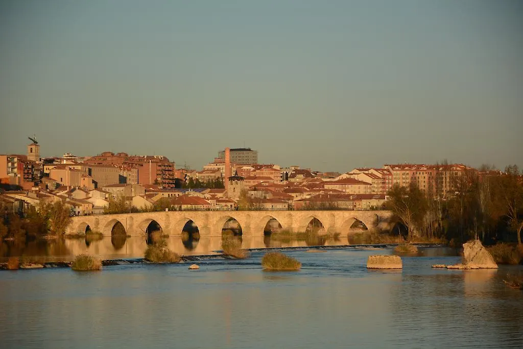 Hostal Don Rodrigo-1