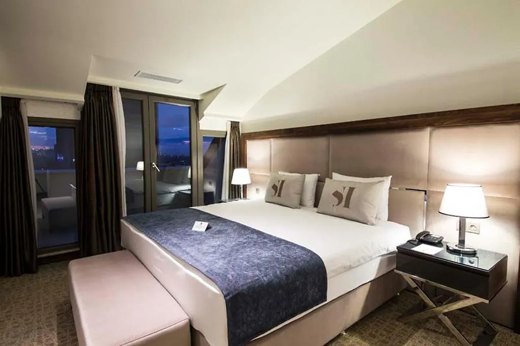 Inside Hotel Sisli-1