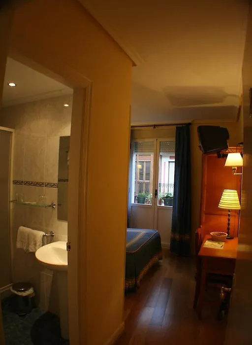 Pensión Bilbao-1