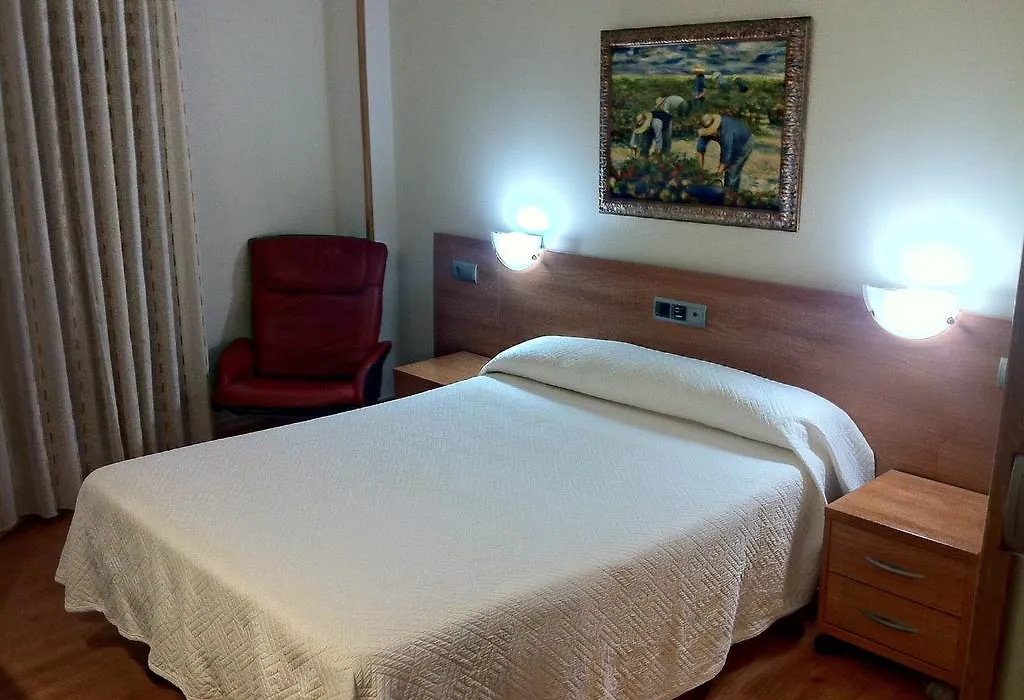 Hostal Del Carmen-1