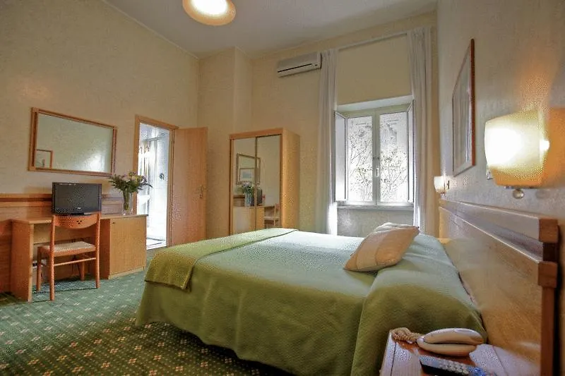 Hotel Embassy-1