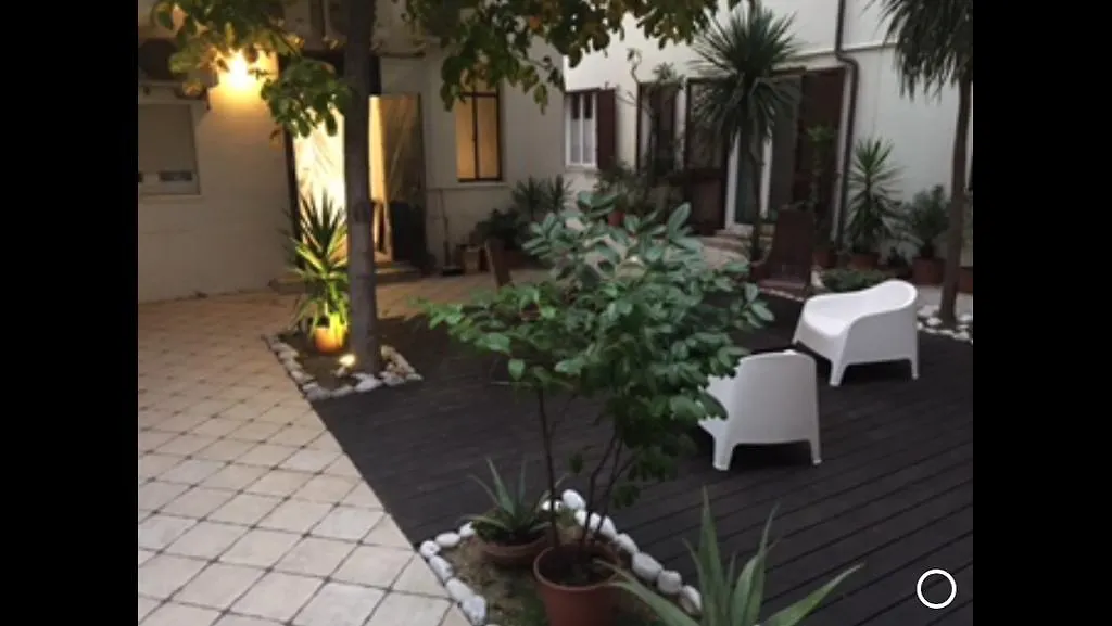 B&B Lounge-1