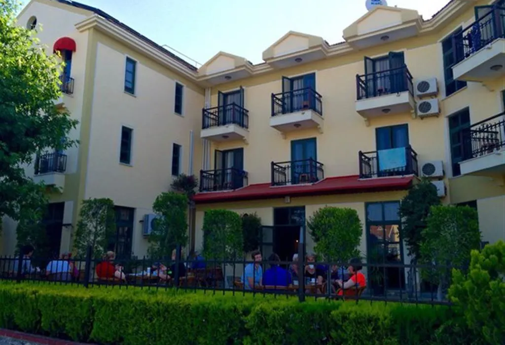 Harman Hotel-1