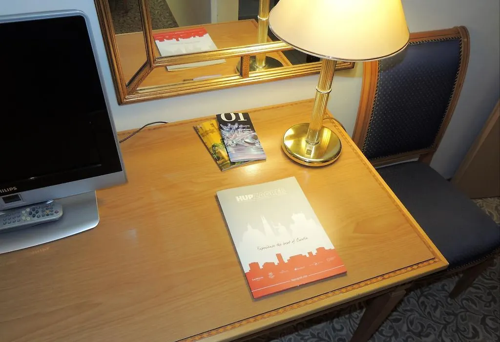 Hotel Zagreb-1
