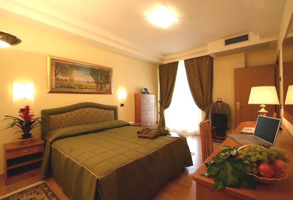 Hotel Villa Luca-1