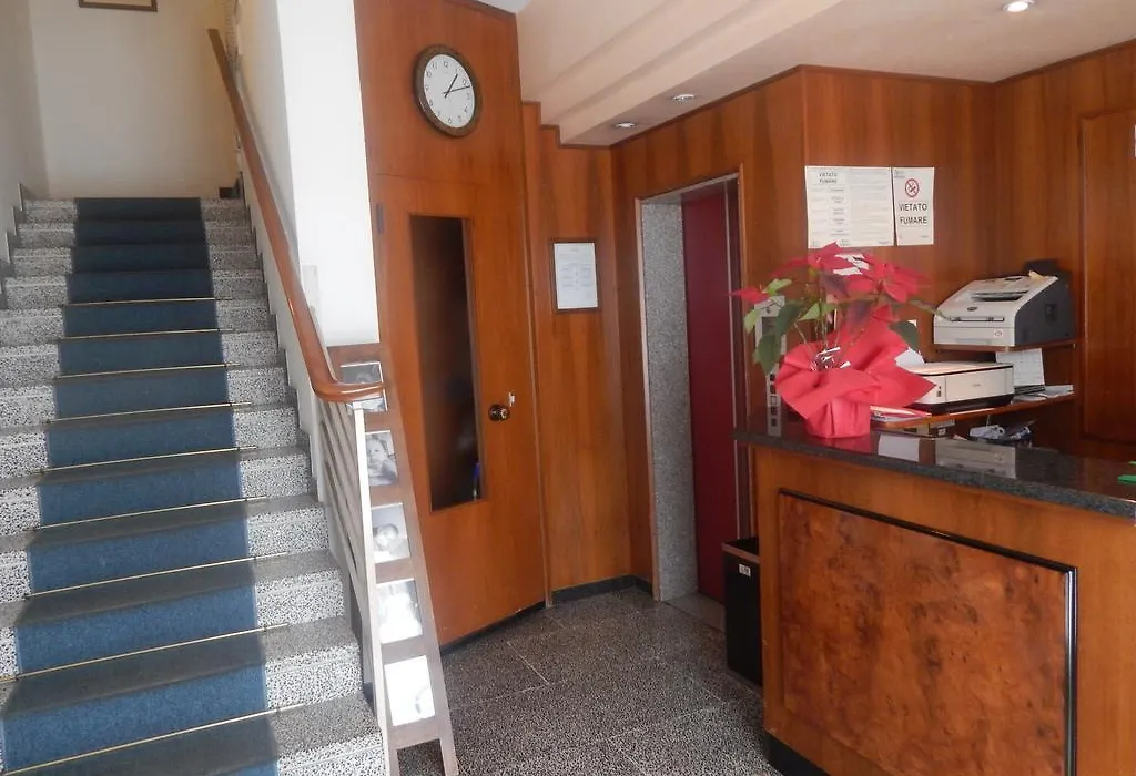 Hotel Aurora-1