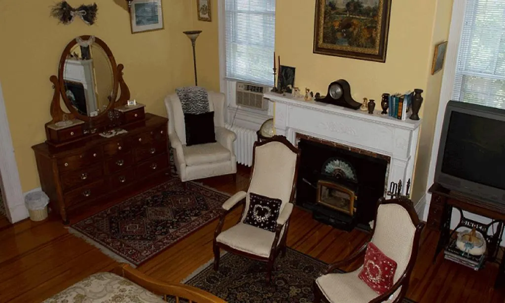 Historic Hill Inn-1