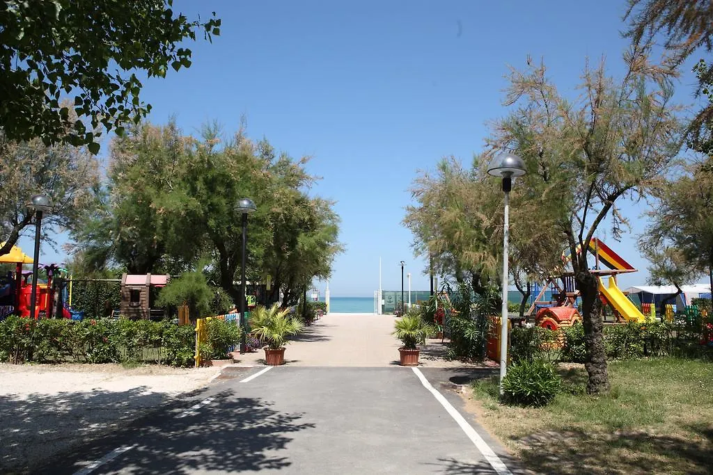 Villaggio Turistico Le Mimose-1