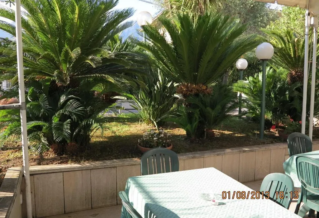 Albergo Little Garden-1