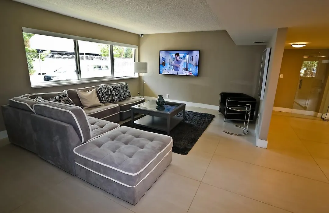 Coconut Grove Apartments By Nuovo-1