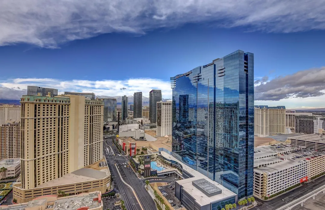 Penthouse Suite With Strip View At The Signature At Mgm Grand-1