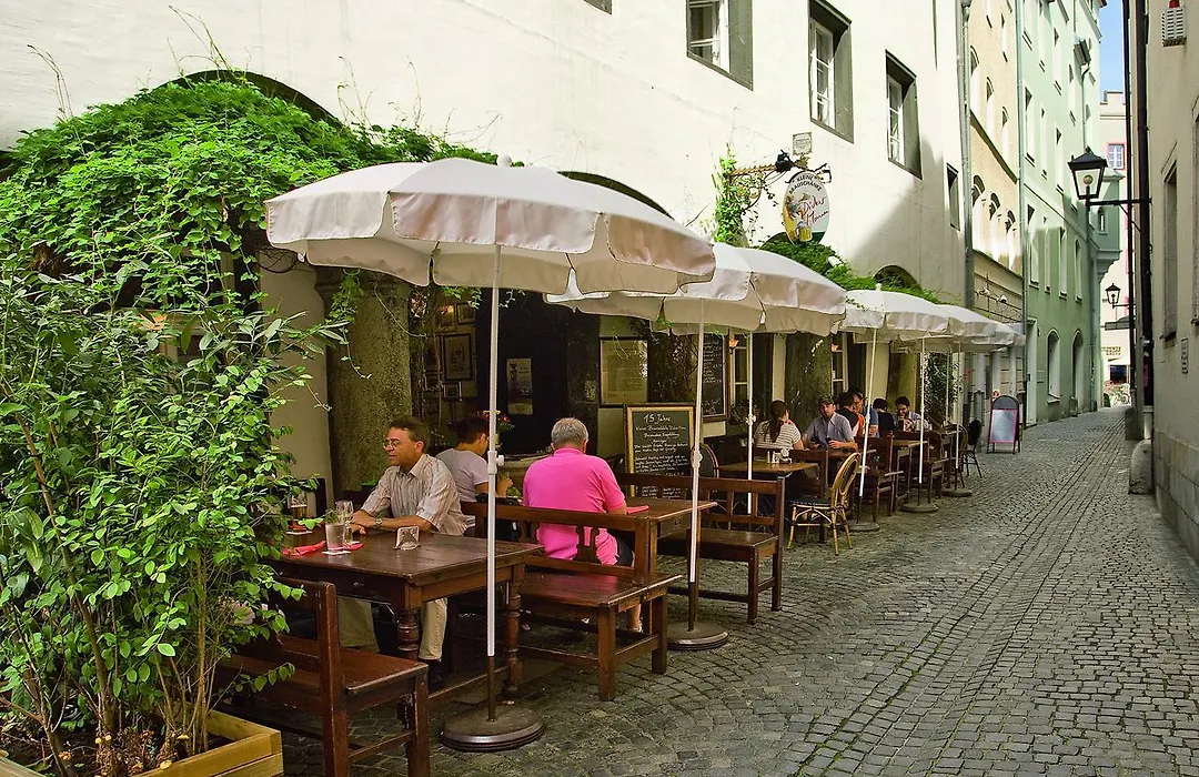 Restaurant Dicker Mann Hotel zum Blauen Krebs-1