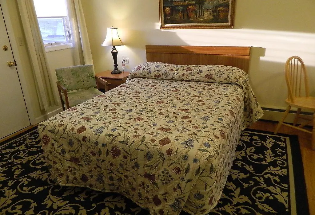 Twin Oaks Motel-1