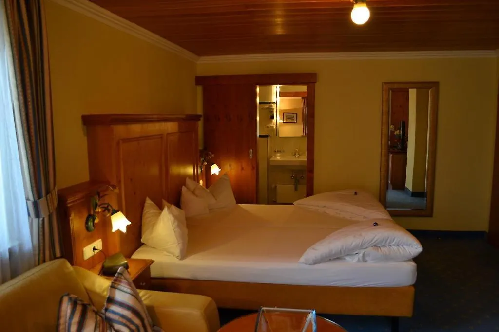 Hotel Alpenresi-1