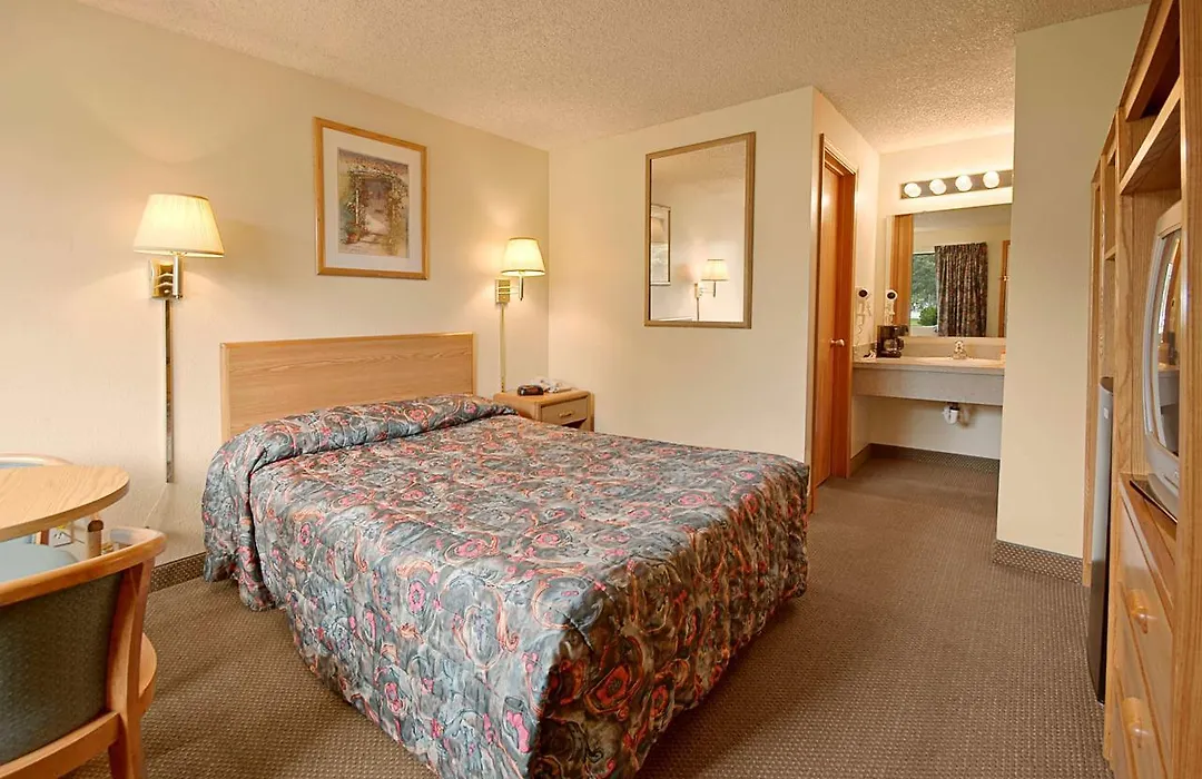 Days Inn By Wyndham Richland-1