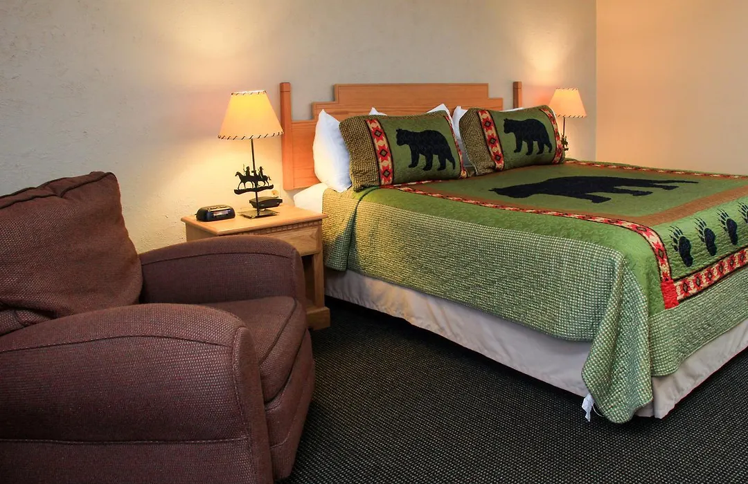 Yellowstone Pioneer Lodge-1