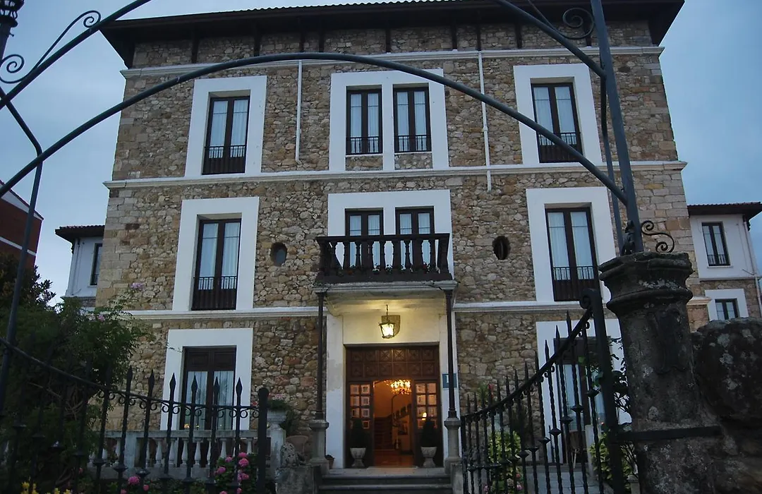 Hotel Luzon-1