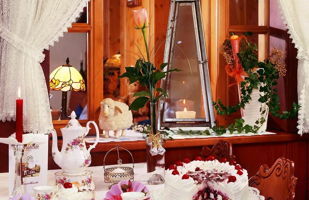 Waldcafe Hotel Restaurant-1