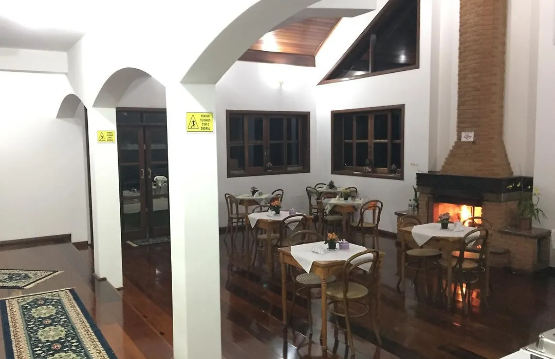 Pousada Casa Da Colina-1