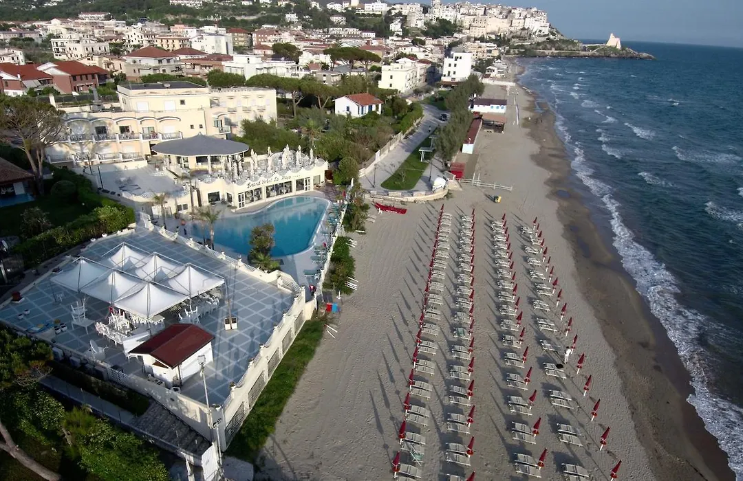 Hotel La Playa-1