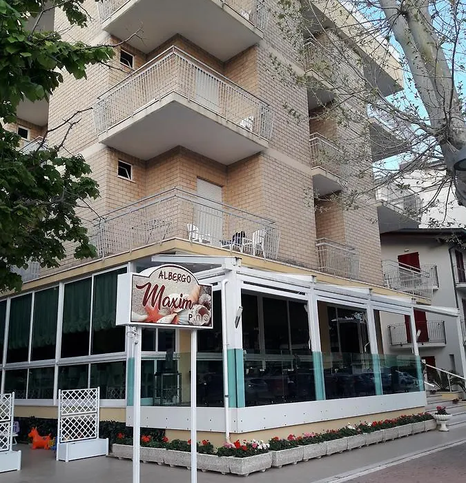 Hotel Maxim-1