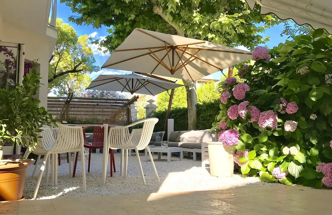 Petit Hotel-1