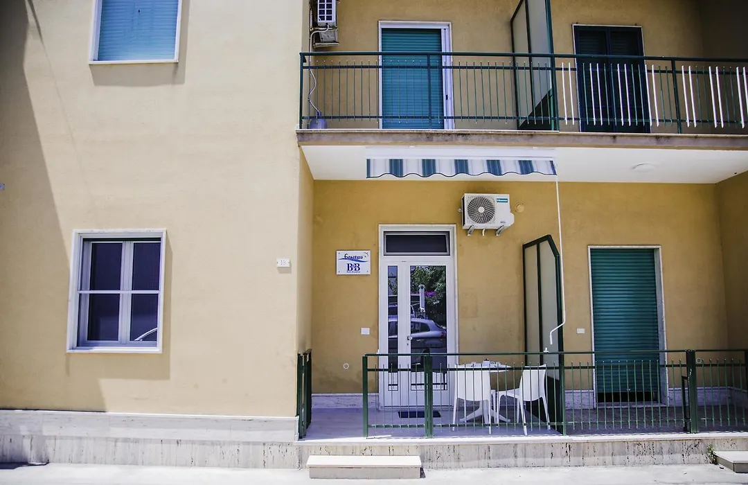 Francesco B&B - Torre Canne-1