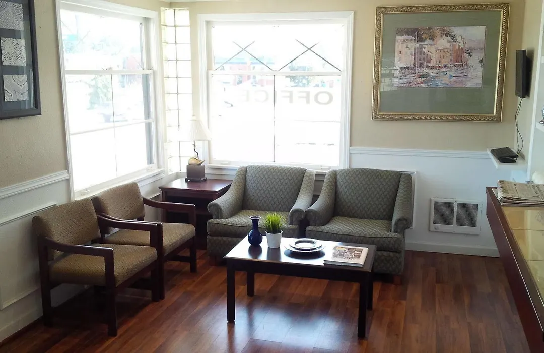 Holiday Lodge-1
