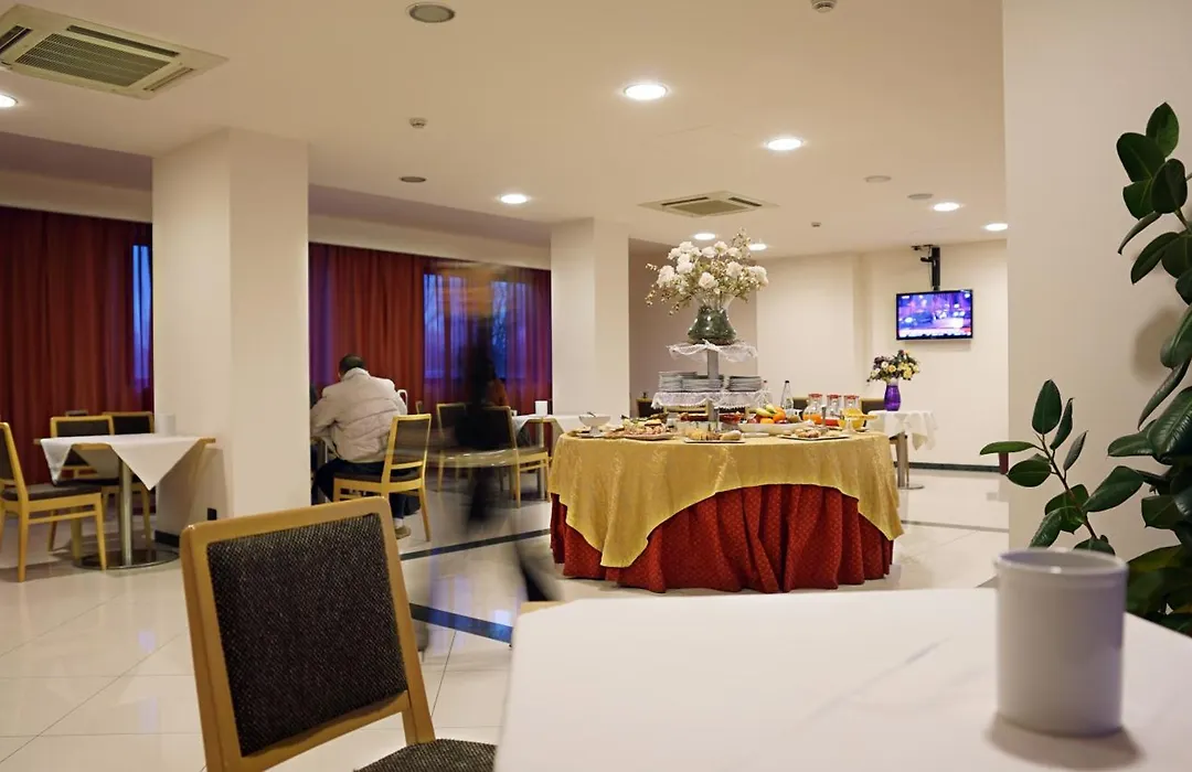 Garden Hotel-1