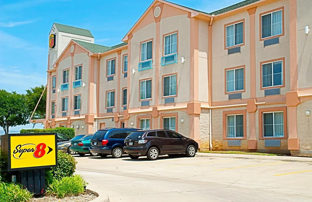 Super 8 By Wyndham Irving/Dfw Apt/North-1