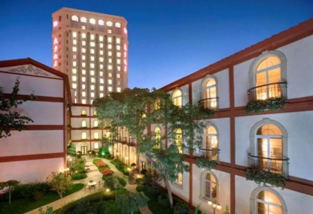 Dong Fang Hotel-1