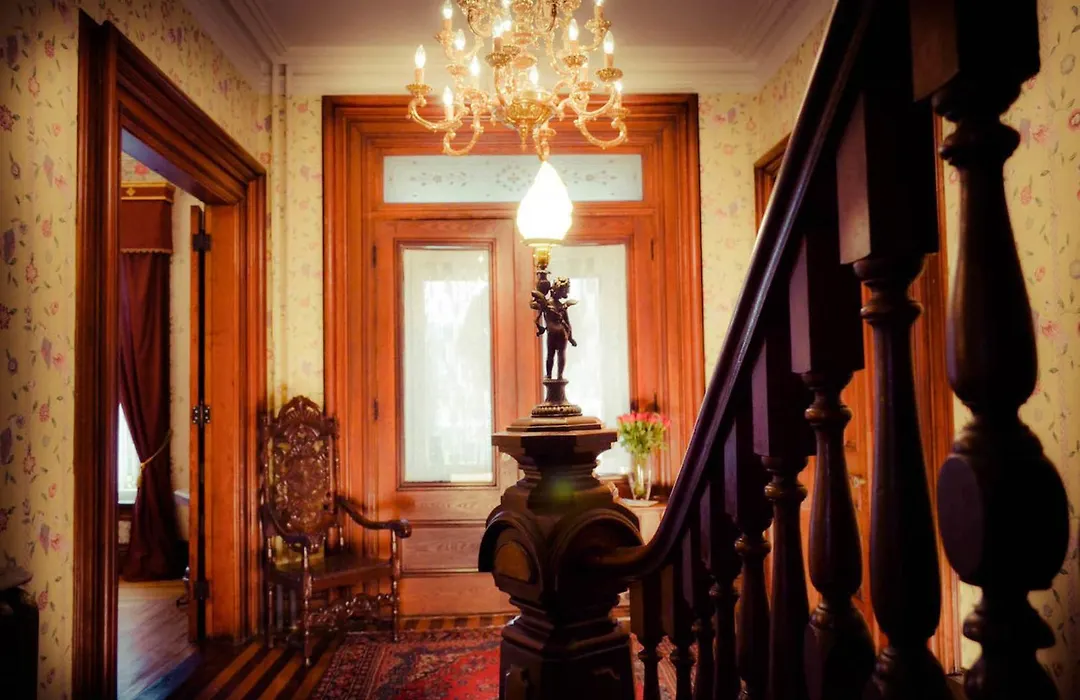 Queen Anne Inn-1
