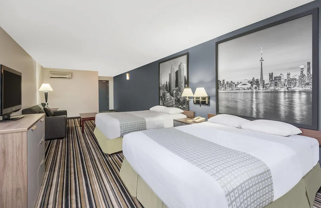 Super 8 By Wyndham Downtown Toronto-1