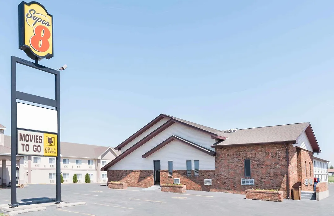 Super 8 By Wyndham Glendive-1