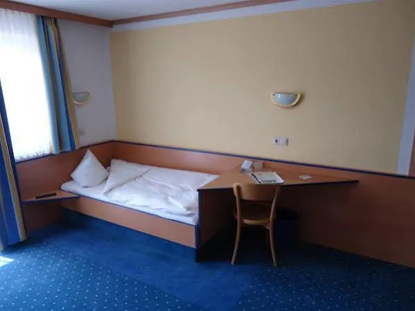 Sleep & Go Hotel Magdeburg-1