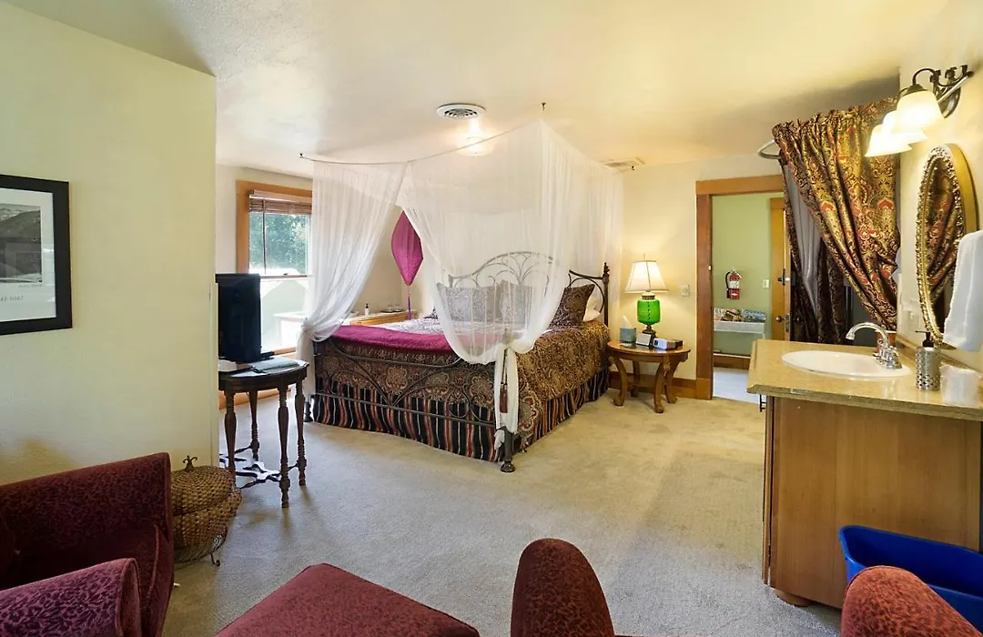 Avenue Hotel Bed And Breakfast-1