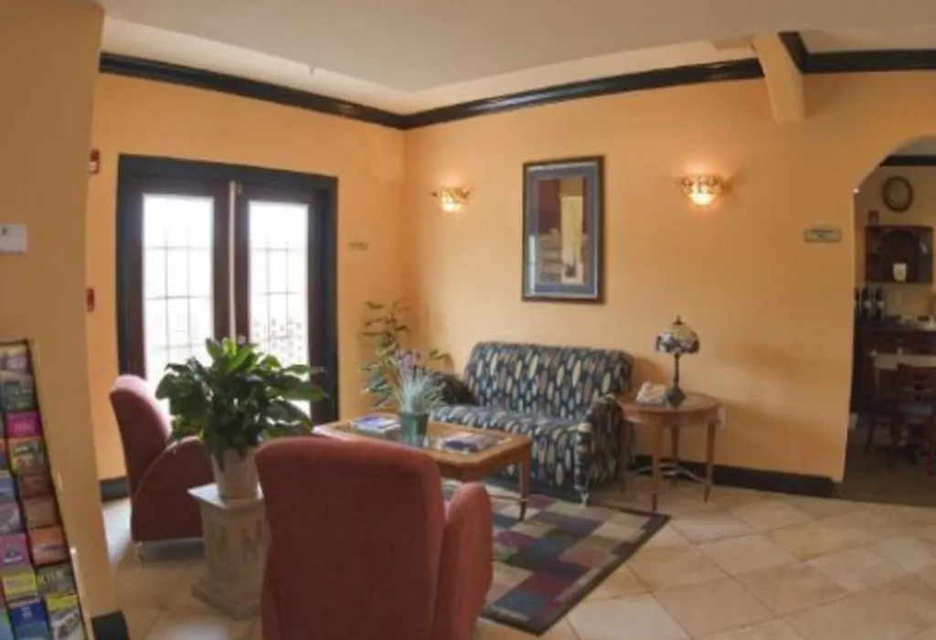 Garden Inn Hotel-1