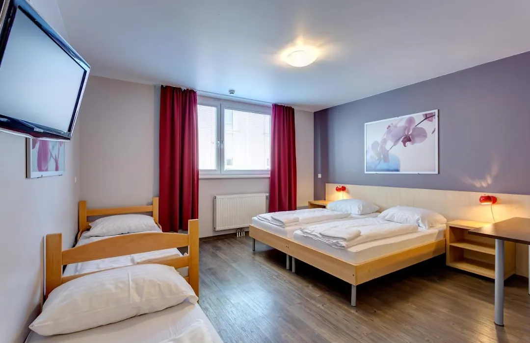 Meininger Hotel Wien Hauptbahnhof-1