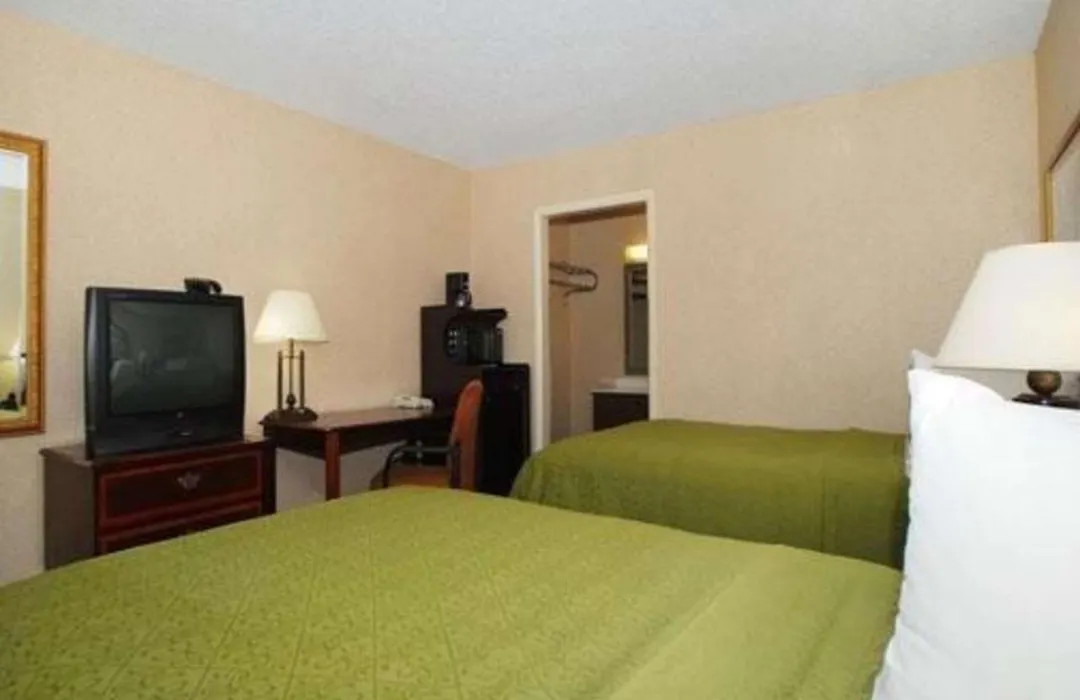 Rodeway Inn Conference Center-1