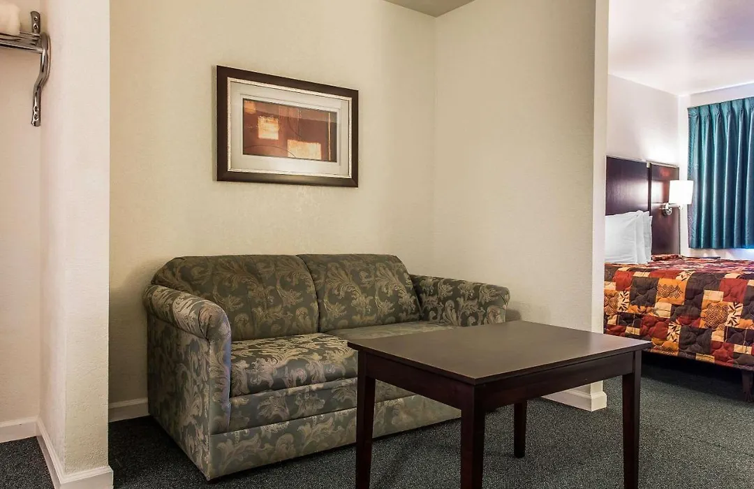 Rodeway Inn & Suites Nags Head-1