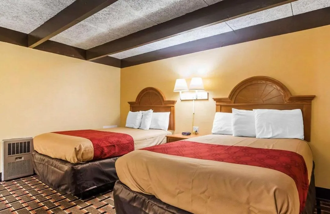 Econo Lodge New Paltz-1
