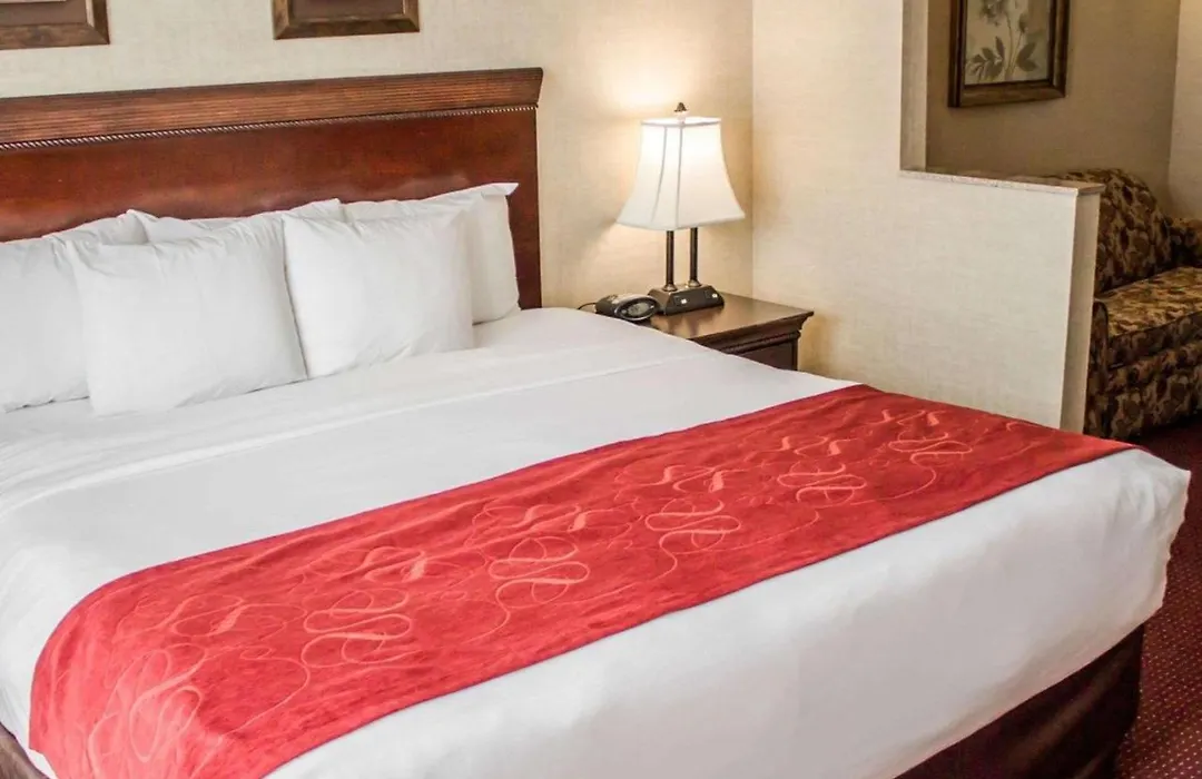 Comfort Suites Lake George - Queensbury-1