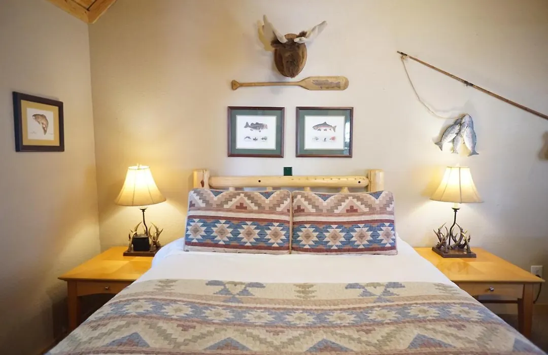 Shaver Lake Village Hotel-1