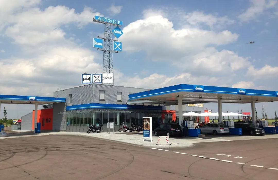 Autohof Bitterfeld-1